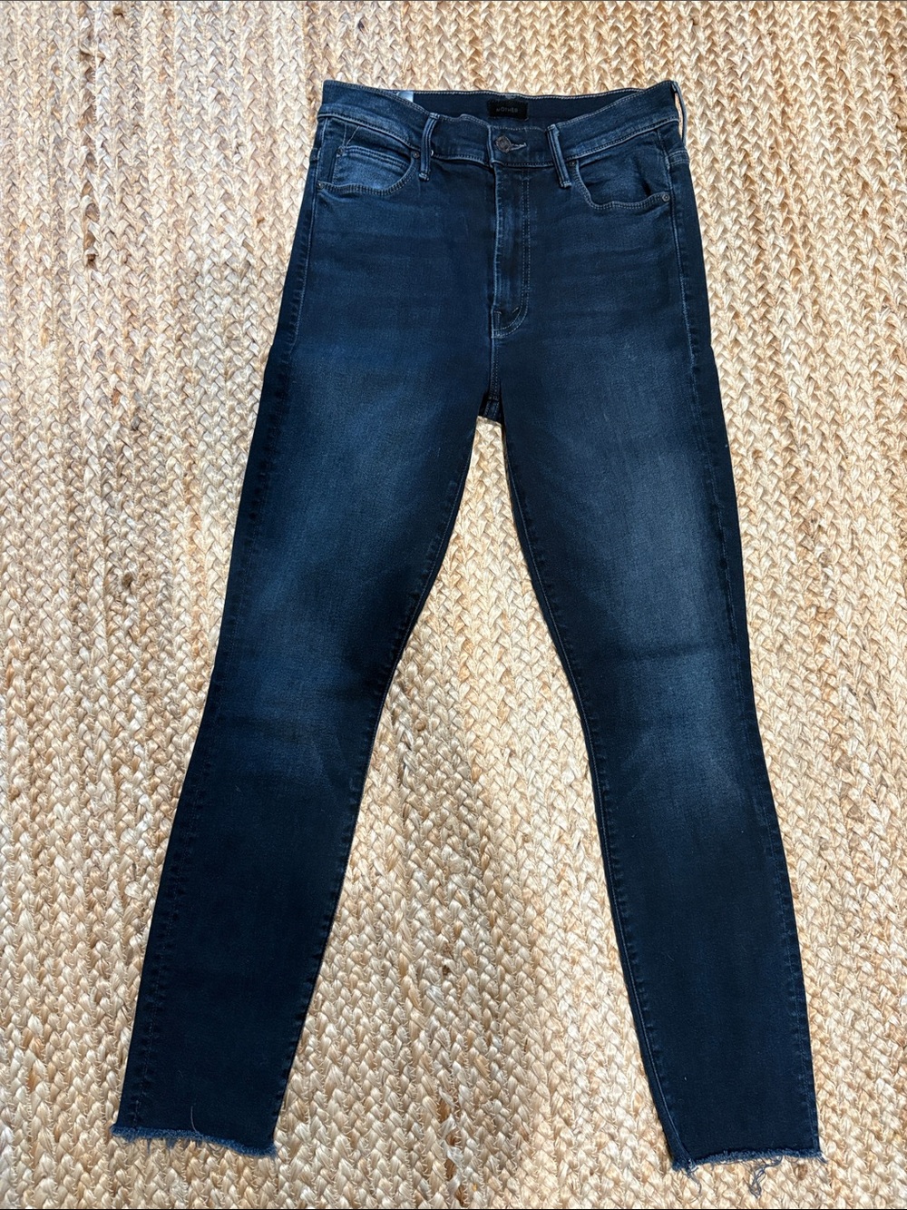 Mother Denim - The Stunner Zip Two Step Fray in Last Call (dark wash)